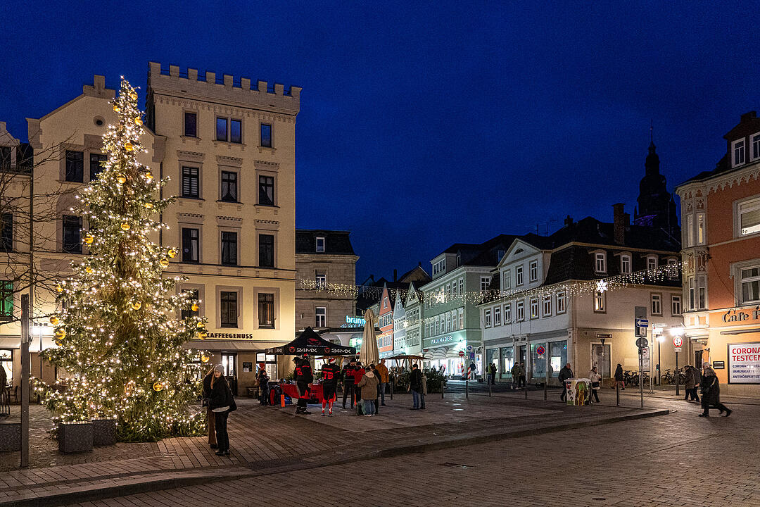 Die Innenstadt wird wunderschön erleuchtet.