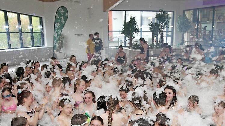 Die sogenannte "Hexennacht" f&uuml;r Kinder und Jugendliche geh&ouml;rt zu den regelm&auml;&szlig;igen Highlights in der Hirschaider Frankenlagune.  Foto: Rudolf Mader (Archiv)