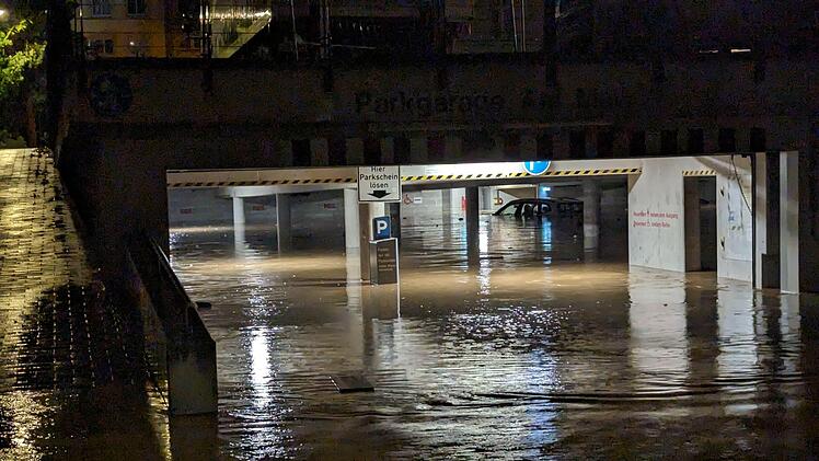 Kitzingen: Nach massiven Überschwemmungen - Parkgarage am Main wieder geöffnet