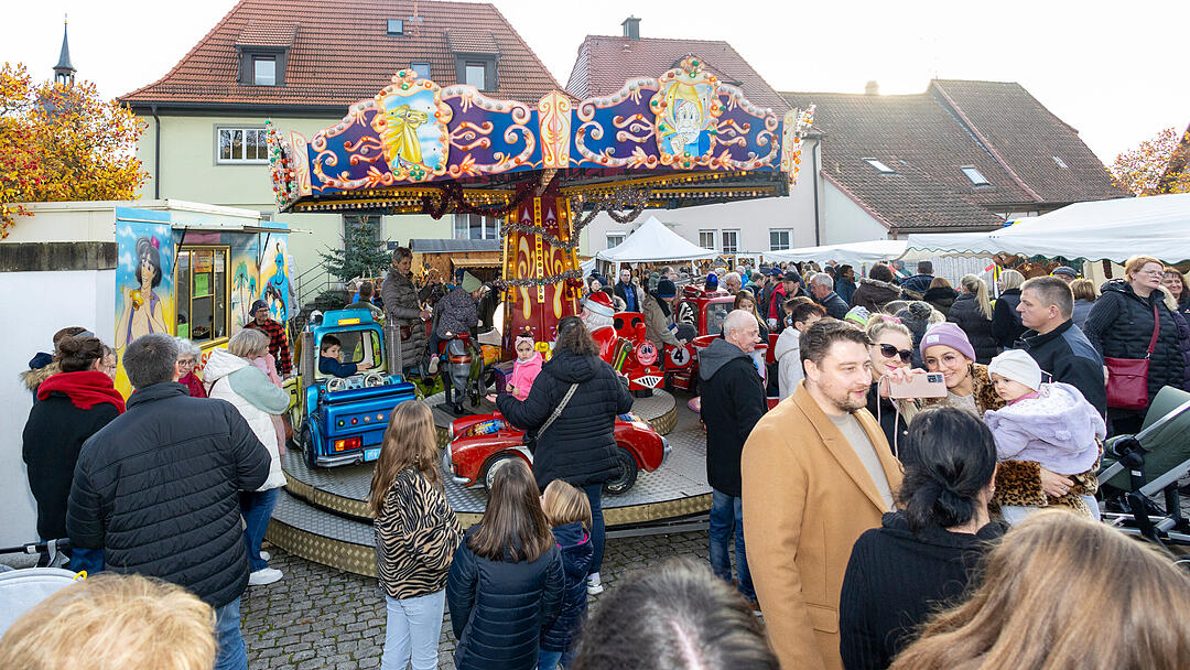 R&ouml;delsee, Traditioneller Weihnachtsmarkt rund um das Schloss