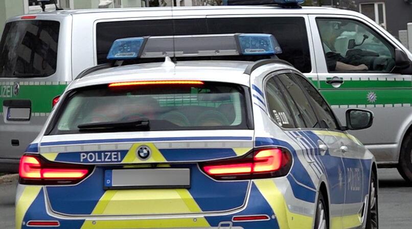 Erlangen: Zeuge sieht Mann mit Pistole hantieren - Polizei-Gro&szlig;aufgebot