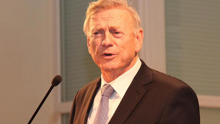 Avi Primor bei seinem Besuch in Gremsdorf  Fotos: Johanna Blum