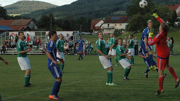 Bester Spieler seines Teams: Riedenbergs Keeper Florian Dorn. Foto: Sebastian Schmitt