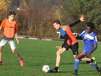 Auf dem Fußballfeld entwickelte sich ein flottes Match, das die Jugendlichen aus unterschiedlichen Ländern einander näherbrachte.