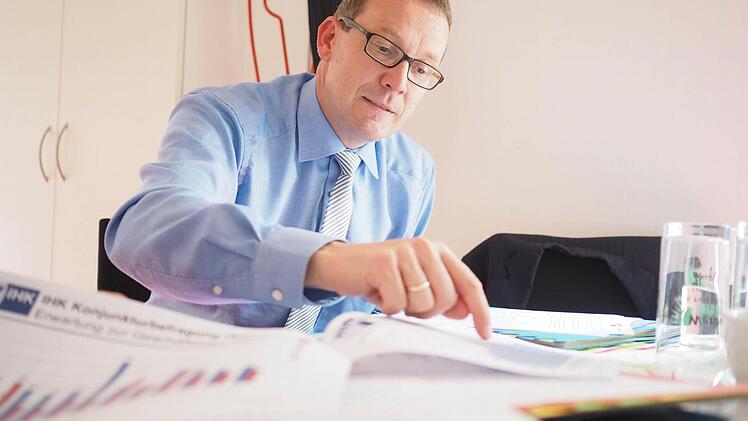 Wolfram Brehm stellt die Ergebnisse der Konjunkturbefragung vor. Foto: Marian Hamacher