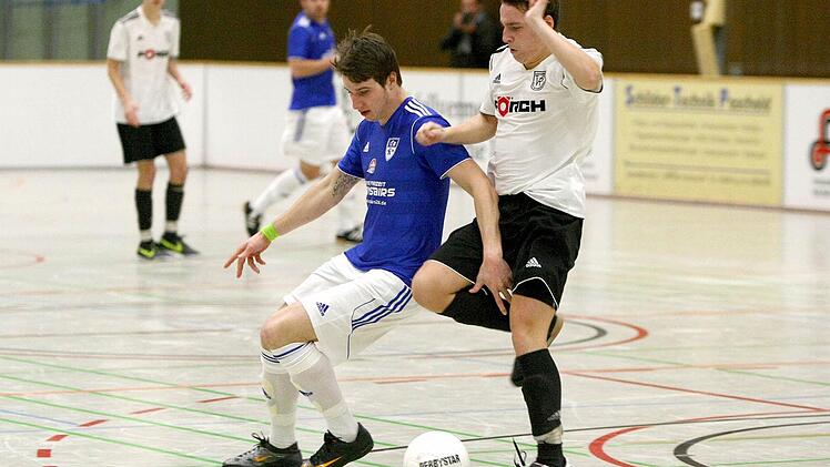Johannes Tschierschke (VfB/links).