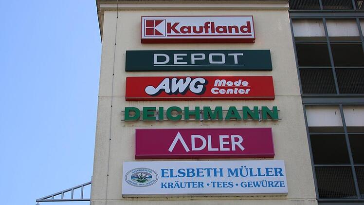 Das "Fritz" verliert Mieter. Nach dem Gewürzladen Müller wird im Sommer das Modegeschäft "Adler" schließen. Folgt Ende August 2019  das "Kaufland"? Foto: Alexander Hartmann
