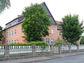 In der Berufsfachschule für Musik Oberfranken und der Sing- und Musikschule Kronach werden rund 500 Schüler in Gesang und Musik ausgebildet. Der Zweckverband will den Standort Kronach erhalten, allerdings wohl nicht mehr allzu lange in diesem Gebäude, welches nicht mehr genügend Räumlichkeiten hergibt.  Foto: Karl-Heinz Hofmann