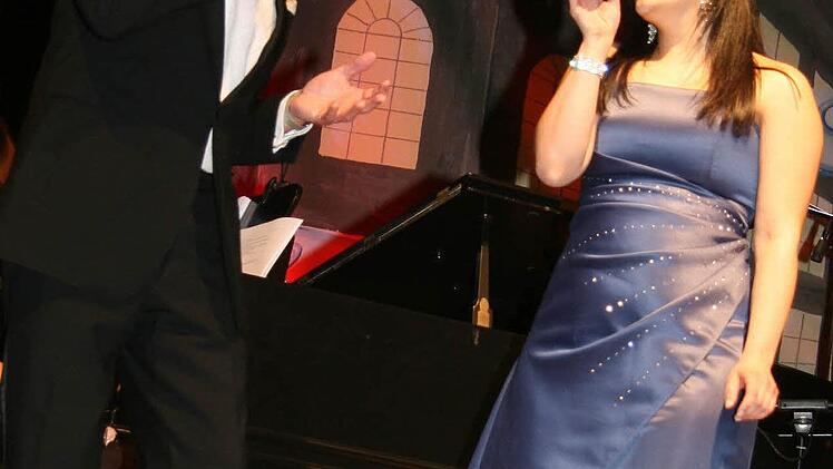 Franz Langer und Evelin Majour flirteten unverhohlen - doch Sängerin Nummer drei -- Sandra Härtel - hatte so einiges dagegen.