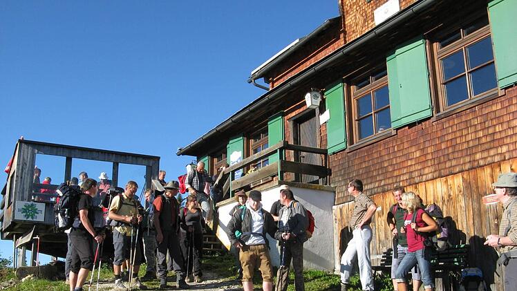Die Weißenoher Heimatfreunde zieht es regelmäßig raus in die Natur. Fotos: privat