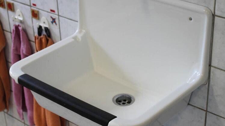 Praktikabel aber alt: Ein Waschbecken aus der Anfangszeit des Kindergartens