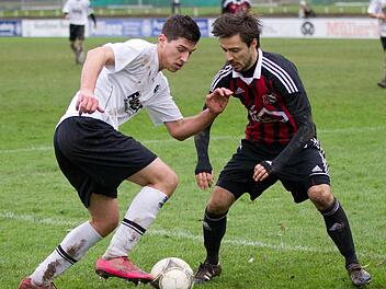 Mit 16 Treffern ist Aleksander Hurec (links) im Moment der beste Torschütze des SV Friesen. Foto: Heinrich Weiß