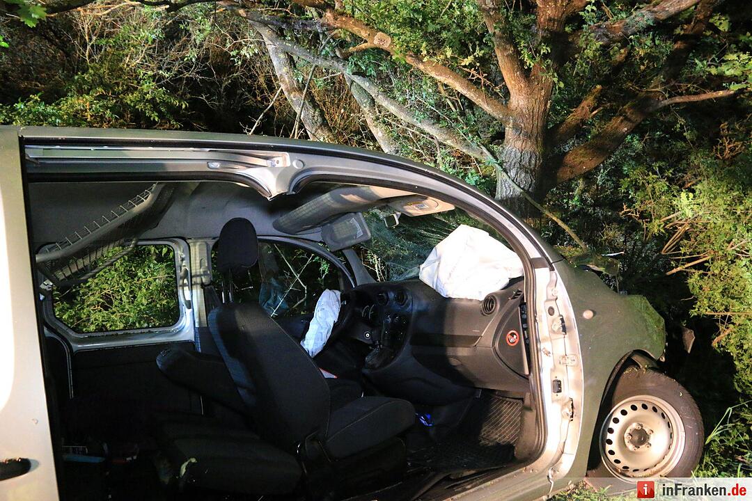 Schweinfurt: Frau und drei Kinder bei Unfall schwer verletzt