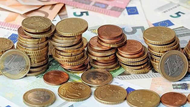 In trockenen T&uuml;chern ist der Haushalt des Marktes Ludwigschorgast.  Symbolbild: Tobias Hase, dpa