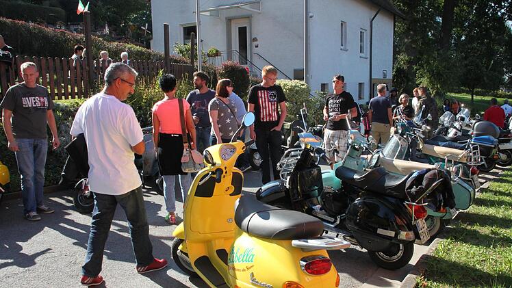 Der Chrom der  Vespas glänzte im vergangenen Jahr mit der Spätsommersonne um die Wette.