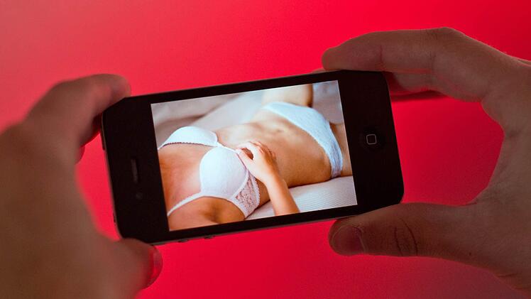 Ein Student (27) aus Schweinfurt ist von Unbekannten in eine Sexfalle gelockt worden. Symbolfoto: Julian Stratenschulte/dpa