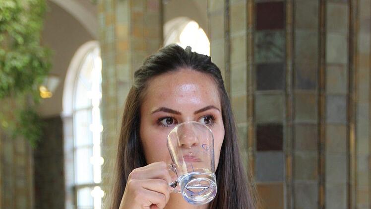 Blindverkostung mit Bad Kissinger Heilwassern. Foto: Benedikt Borst