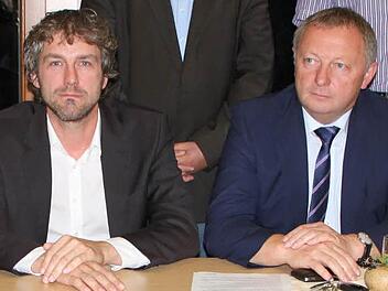 Landrat Thomas Bold (rechts) nennt die Alternativ-Trassen für Südlink "schlichtweg inakzeptabel". Jochen Vogel, der den Protest-Verein Rhönlink anführt, will nun mit noch härteren Bandagen gegen die Stromtrasse kämpfen. Foto: Ulrike Müller