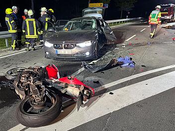 Motorradunfall auf der Bundesstra&szlig;e 13
