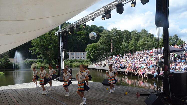 Mit einer Hüttengaudi- Assoziation begeisterte Dance 4Fun aus Mitwitz.