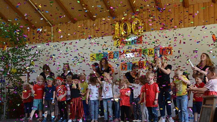 Auch bei den Kleinsten geht es ganz schön fetzig zu bei der 100-Jahr-Feier zum Vereinsbestehen des St. Georg-Vereins Diebach.Elisabeth Assmann