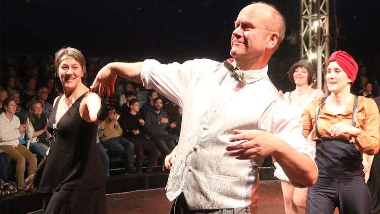 Jörg Treiber (hier zusammen mit Regina Jans) ist die Begeisterung nach der Jubiläums-veranstaltung ins Gesicht geschrieben. Foto: Bertram Wagner
