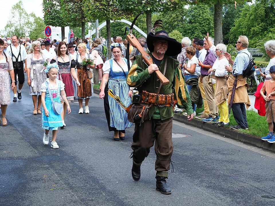 Großer historischer Festzug durch Bad Kissingen!