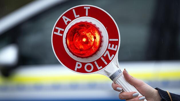 Grober Verkehrsverstoß in Gößweinstein: Audi-Fahrer mit zwei Kindern im Auto gestoppt