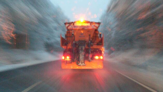 Mit plötzlicher Glätte und Blitzeis hatten Autofahrer in Unterfranken am Freitagmorgen zu kämpfen. Es kam zu mehreren Unfällen mit Verletzten. Symbolbild: Archiv
