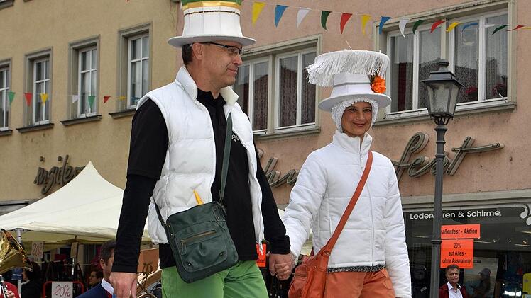 Auch die Stelzenläufer von "Firlefanz" werden heuer wieder das Haßfurter Straßenfest bereichern.
