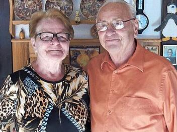 Dora und Leo Buckl in ihrem Haus in Egloffstein  Foto: Reinhard Löwisch