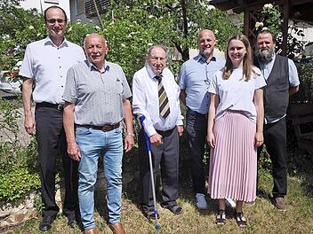 Anl&auml;sslich seines 90. Geburtstags erhielt Erich Strau&szlig; zahlreiche Gl&uuml;ckw&uuml;nsche.