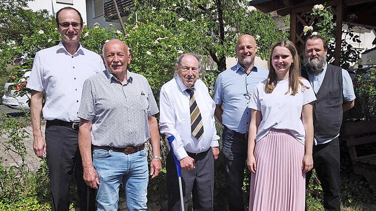 Anl&auml;sslich seines 90. Geburtstags erhielt Erich Strau&szlig; zahlreiche Gl&uuml;ckw&uuml;nsche.