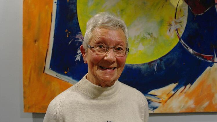 Aus Emma Riederer strahlt "reine Lebenserfahrung" und purer Optimismus. Sie hat viel zu geben und möchte helfen, dass andere nicht allein sind. Foto: Stephanie Elm