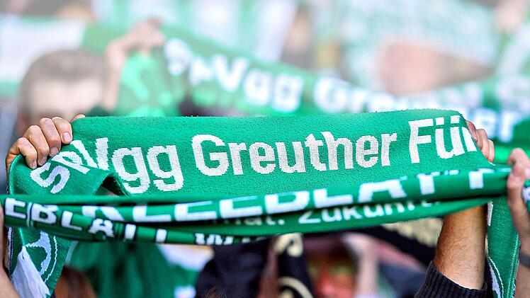 Spielen die Fürther auch nächste Saison in der 2. Bundesliga? Infranken.de zeigt die möglichen Szenarien. Foto: Daniel Karmann/dpa