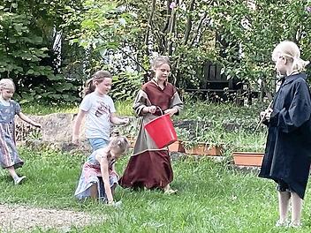 Beim Theaterworkshop studierten die Kinder das Märchen „Der Arme und der Reiche“ ein.