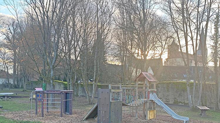 Für die Neugestaltung des Jörgentorparks wird ein Wettbewerb ausgeschrieben. Die Förderzusage ist jetzt von der Regierung von Unterfranken eingetroffen.