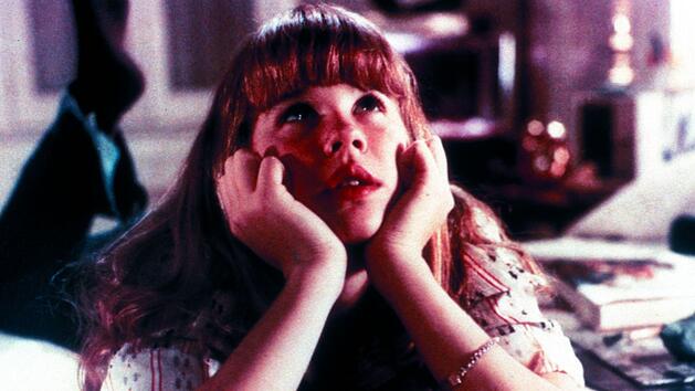 Die zw&ouml;lfj&auml;hrige Regan mutiert zur Furie, schreit Obsz&ouml;nit&auml;ten heraus, bringt Dinge zum Schweben und schl&auml;gt wild um sich: Mit dieser Rolle in "Der Exorzist" wurde Linda Blair ber&uuml;hmt.