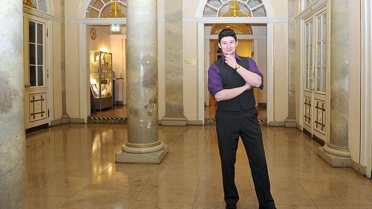 Der junge Bariton Jiri Rajnis gehört amb September dem Ensemble des Landestheaters an.Foto: Andrea Kremper