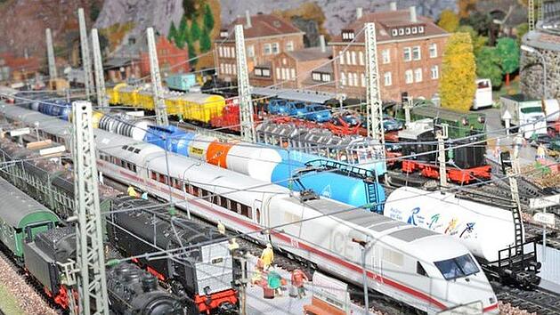 Bei der B&ouml;rse in Tettau k&ouml;nnen Liebhaber vielleicht sogar das eine oder andere Schn&auml;ppchen schlagen. Foto: Manfred Suffa