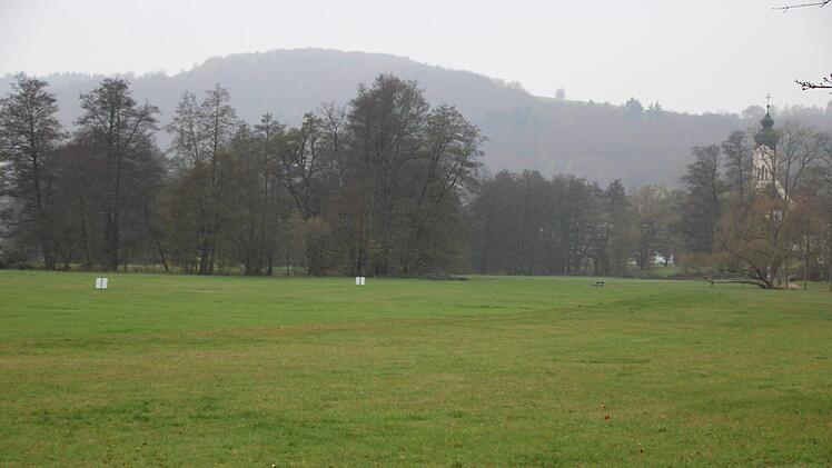 Die Driving Range liegt hinter der Marienkirche im Staatsbad. Foto: Ulrike Müller.