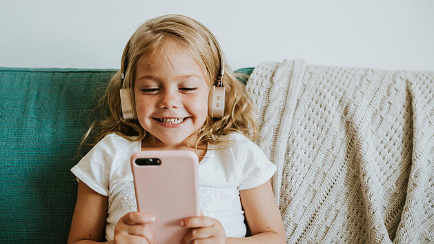 Kind, Handy, Smartphone, Eltern, Internet