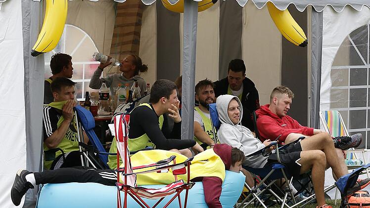Pause - eine Momentaufnahme vom Memmelsdorfer Quattroballturnier im letzten Jahr Foto: sportpress
