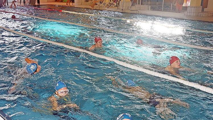 Nach langer Pause geht am Samstag, 25. Oktober, das beliebte 12-Stunden-Schwimmen im Crana Mare in seine neunte Runde.