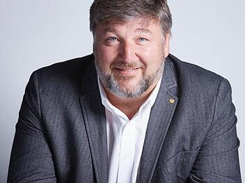 Klaus Stieringer in der Kritik wegen Verwendung von Stay Awake-Hastag