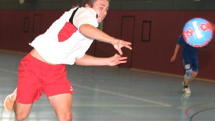 Nach den zahlreichen Ausfällen von Leistungsträgern sind nun die Nachwuchskräfte bei den Eberner Handballern besonders gefragt, wie Nils Hohmann (Bild) mit seiner Durchschlagskraft auf dem Flügel.