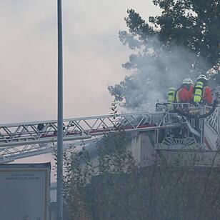 Brand im Gewerbegebiet von Nuernberg
