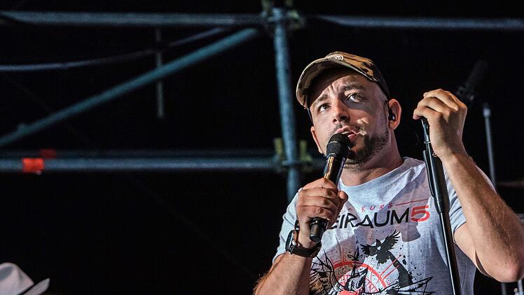 Seiler & Speer begeisterten das Publikum im Schlosshof von Tambach. Foto: Jochen Berger