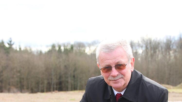 Gotthard Schlereth hat eine g&uuml;nstigere L&ouml;sung gefunden, um kupferhaltiges Gestein zu entsorgen.  Foto: Borst