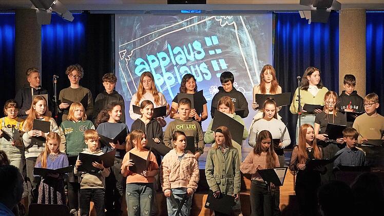 Die Mittelsch&uuml;lerinnen und Mittelsch&uuml;ler des Chorcamps.